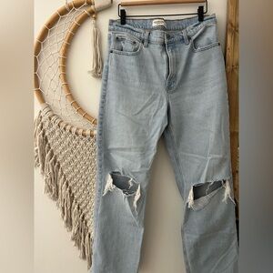 Abercrombie & Fitch Light Blue Women's
High Rise 90s Relaxed Jean